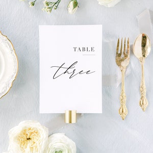 THE BLANCHE, Numero di tavolo moderno, Numero di tavolo di nozze stampato, Carta numero di tavolo, Segno di matrimonio, Segno di numero di tavolo, Numero di tavolo minimalista