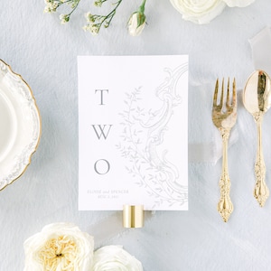 THE VIVANT, Numero di tavolo moderno, Numero di tavolo di nozze stampato, Carta numero di tavolo, Segno di matrimonio, Segno di numero di tavolo, Numero di tavolo minimalista