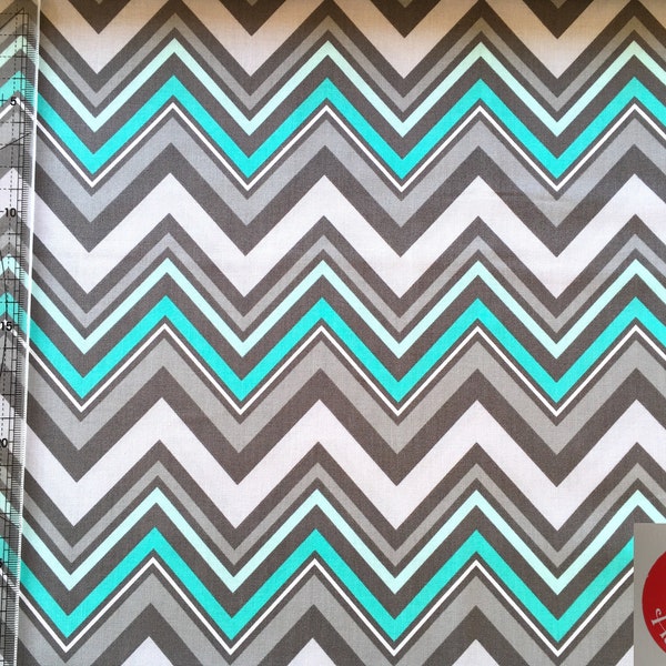 Baumwolle - Camelot Fabrics - Mint Condition - Chevron - grau / mint