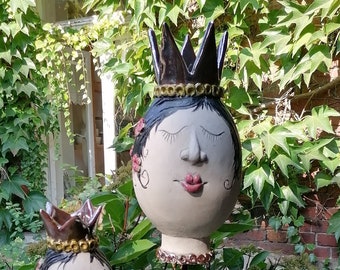 Testa di regina in ceramica, pezzo unico fatto a mano, resistente alle intemperie e al gelo, decorazione da giardino per palo o tavolo, 30 cm