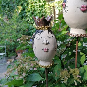 CERAMIC Queen Head - Small - Garden Decoration - Decoration - Garden