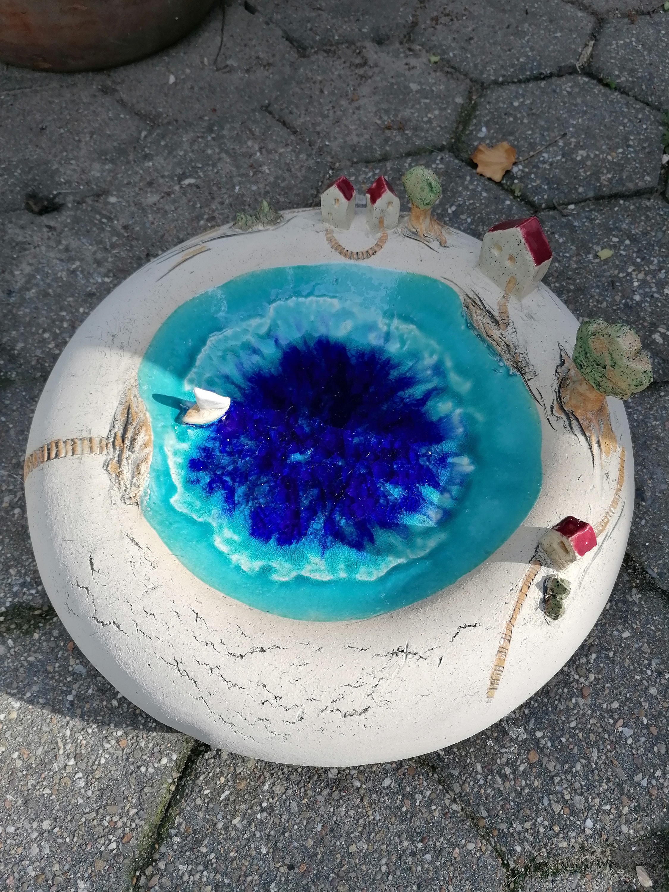 Vaschetta per uccelli in ceramica con barchetta - realizzata a mano, resistente alle intemperie, decorazione da giardino, vaschetta per uccelli, prima