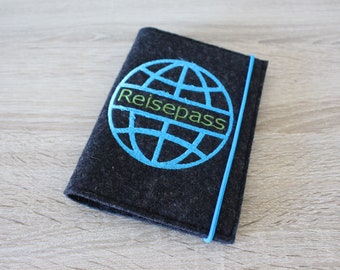Reisepasshülle mit Kartenfach aus Wollfilz