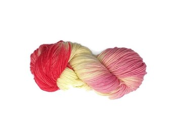 Merino Hightwist, Sockenwolle 100 g, ROSA  GELB ROT, wildernd bei ca 60 Maschen, 4-fädig, handgefärbt, mulesingfrei