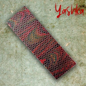 Może przedstawiać: Rustykalny drewniany szyld w kolorze białym z napisem "Welcome" w stylu ręcznym. Szyld ma postarzaną powierzchnię i prosty, elegancki design, idealny do drzwi wejściowych.