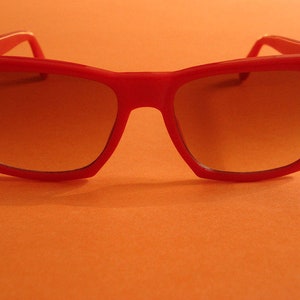 VTG rouge Tortoise Lunettes de soleil 1980 image 3