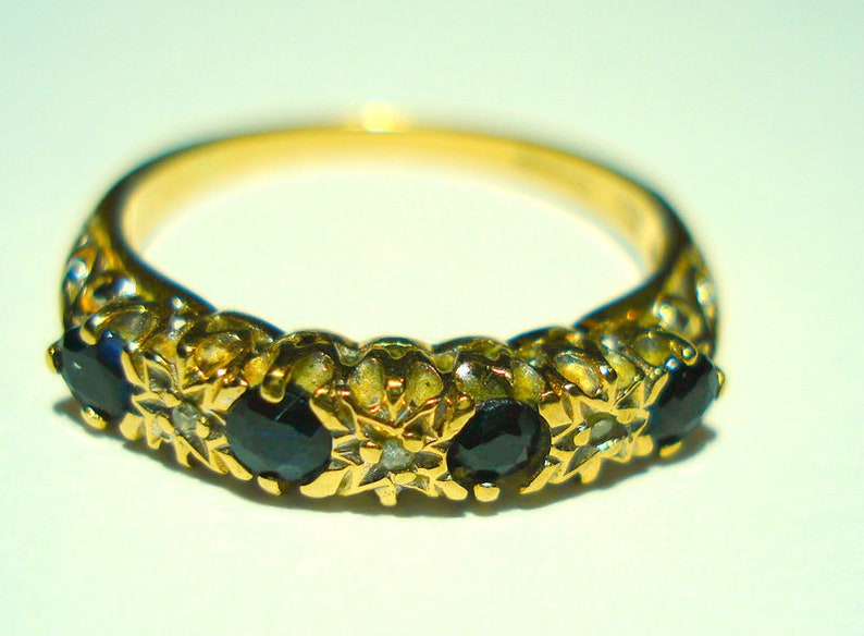 Antique Ring 9 Ct. or avec saphirs et diamants image 2