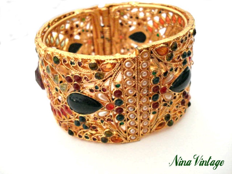 Great Vintage Bracelet In Gold And Gems image 3