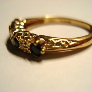 Antique Ring 9 Ct. or avec saphirs et diamants image 4