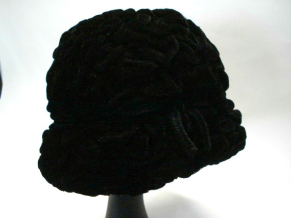 Vintage cap in black velvet like Astrakan 1960s  - image 3