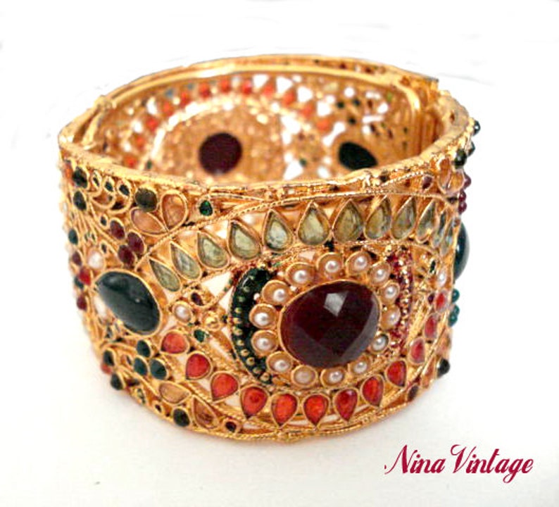 Great Vintage Bracelet In Gold And Gems image 2