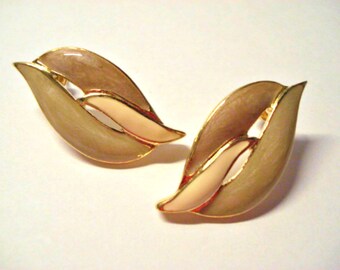 Enamel earrings - "Trifari"