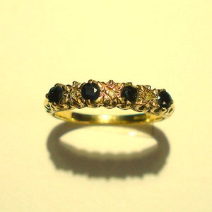 Antique Ring 9 Ct. or avec saphirs et diamants image 1