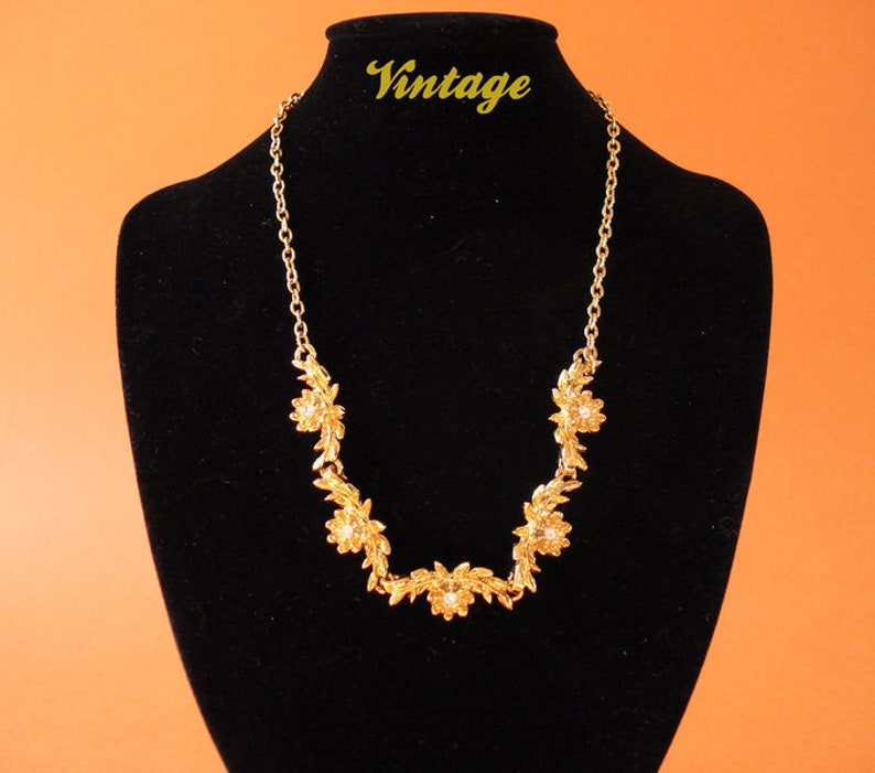 Vtg Gold Necklace And Earrings 1980 image 4