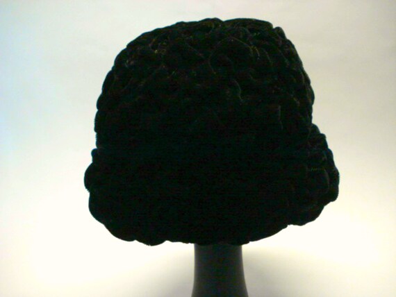 Vintage cap in black velvet like Astrakan 1960s  - image 4