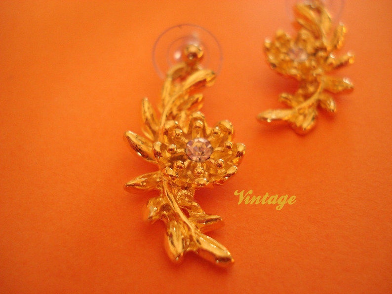 Vtg Gold Necklace And Earrings 1980 image 3
