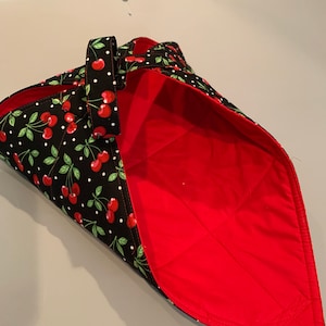 Casserole carrier, Insulated carrier, pie carrier, pot luck, Picnic carrier