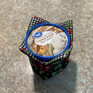 Ice cream cozy, Ice cream holder, cold food holder, insulating kozy, pint size ice cream holder, pint ice cream sleeve, cold or hot holder