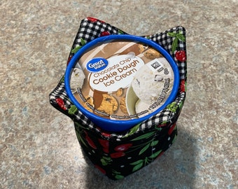Pint Size Ice Cream Kozy: Insulated Cold Food Holder