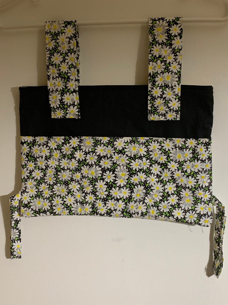 Walker Tote Bag, large storage area, 5 pockets, adjustable length and width, Patterns for men and women, fits stroller Black w daisies