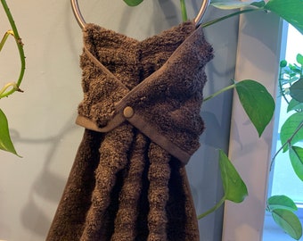Hanging Terry Hand Towel with Snap: Bathroom Decor