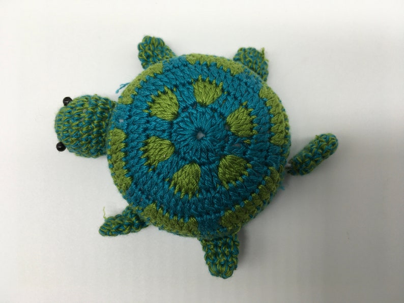 Crochet tape measure turtle motif, tape measure turtle, crochet keychain, cute gift for children and creative people Muster 10