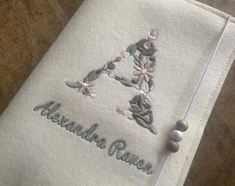 U-book cover made of felt - personalized - flower monogram - free choice of color!
