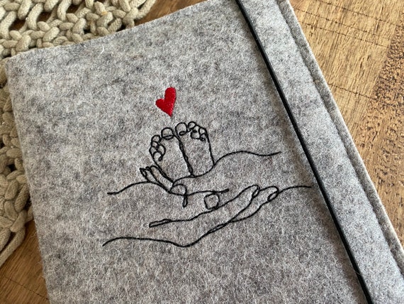 Maternity Pass Cover - Baby Feet - Cover for Maternity Pass - Cover made of wool felt - Oneline-Art