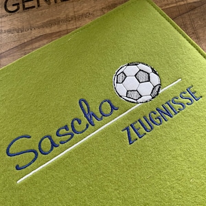 Dossier de certificat - football - en feutre de laine, dossier pour certificats, dossier de documents pour garçons
