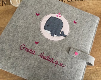 Fotoalbum mit Namen, Babyalbum personalisiert,Umschlag aus Wollfilz, süßer Wal, Wild & Free, rosa