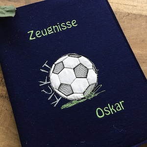 Zeugnismappe " Kick it"  - Filzhülle,Zeugnis-Ordner,Wollfilz,Fußball,Dokumentenmappe