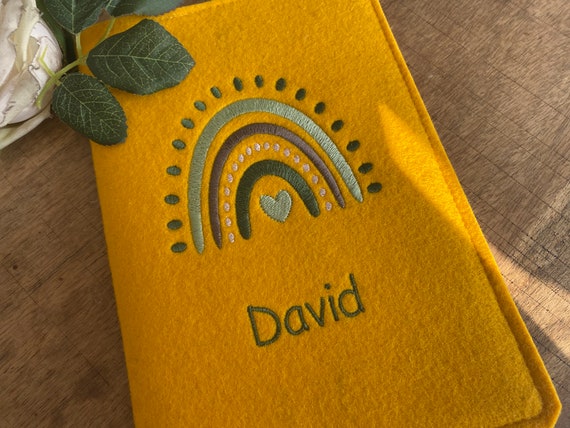 U-book cover made of wool felt - rainbow green tones - Scandi, Boho - U-book cover with name - free choice of color!