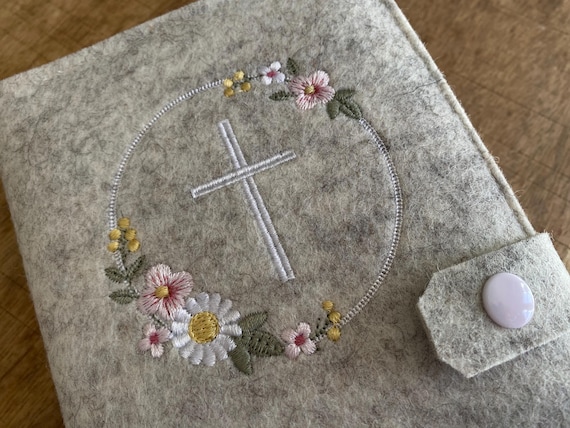 Hymnal cover made of felt - flower wreath, cross - felt cover, cover for hymnal for communion