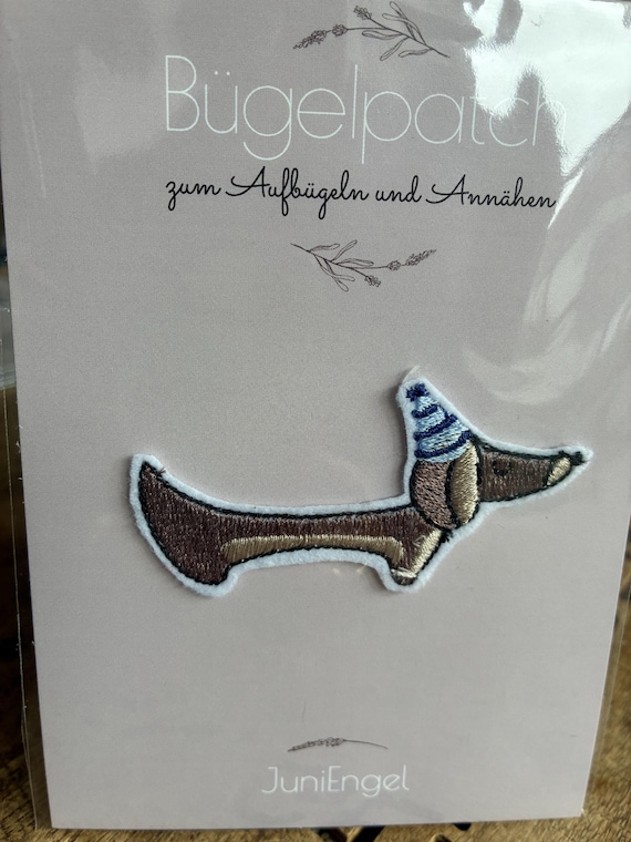 Iron-on Dachshund Patch, Embroidered Patch for Children & Adults, Patch for Dog Lovers, Iron-on Dachshund Design