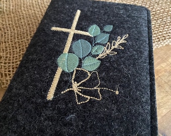 Hymnal cover felt - eucalyptus, cross - Hymnal cover made of wool felt - free choice of color