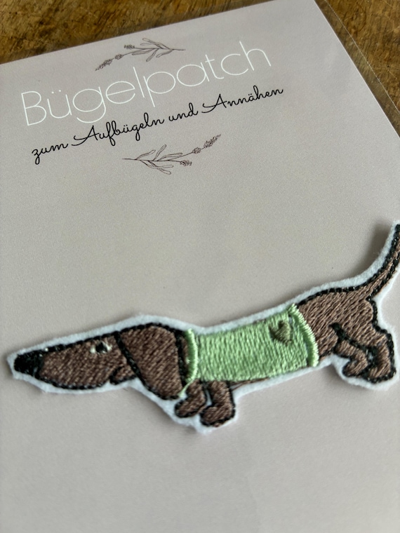 Iron-on Dachshund Patch, Embroidered Patch for Children & Adults, Patch for Dog Lovers, Iron-on Dachshund Design