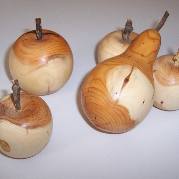 Apfel oder Birne aus Holz - Deko-Obst, Holzobst