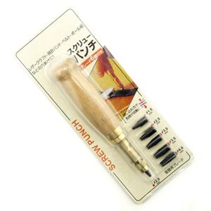 Puede incluir: Un punzón de tornillo con mango de madera y seis cuchillas intercambiables. El embalaje incluye texto japonés y medidas en milímetros, que van de 1,5 mm a 4,0 mm. La herramienta está diseñada para marroquinería y proyectos similares.