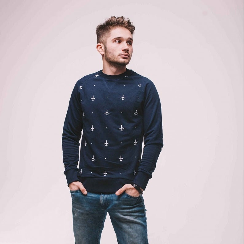 GIFT for steward,GIFT for flight attendant,Present aircraft,Gift for pilot Men/'s sweatshirt with embroidered planes Sweater with airplanes