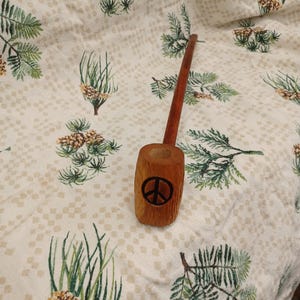Item 1071 - a 16-1/2&quot; long wizard tobacco pipe