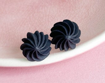 Clous d'oreilles porcelaine * CREAM CAKE No.2 * noir mat - acier chirurgical & porcelaine noire