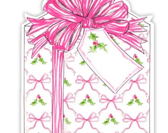 Holiday Pink and Holly Wreath | Table Decor
