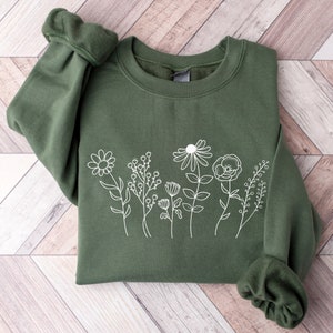 Flower Sweatshirt Botanical Sweatshirt Wildflower Shirt Nature Crewneck Sweatshirt Plant Sweatshirt Wildflower Print Floral Gardening 1805