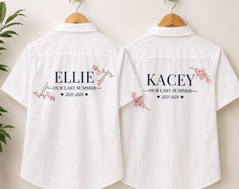 T-shirt personnalisé de fin d'année 2026 — Thème floral « Notre dernier été » | Nom et année brodés | Souvenir de fin d'année scolaire haut de gamme