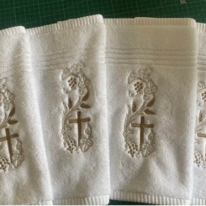 Personalisierter Taufe Flanell: Gesticktes Kreuz, katholisches Geschenk