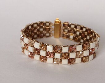 Flat bracelet with crystals and Tila beads