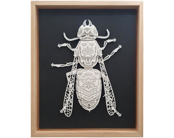 Paper artwork: Layered image wesp/ hornet (white bristol cardboard)