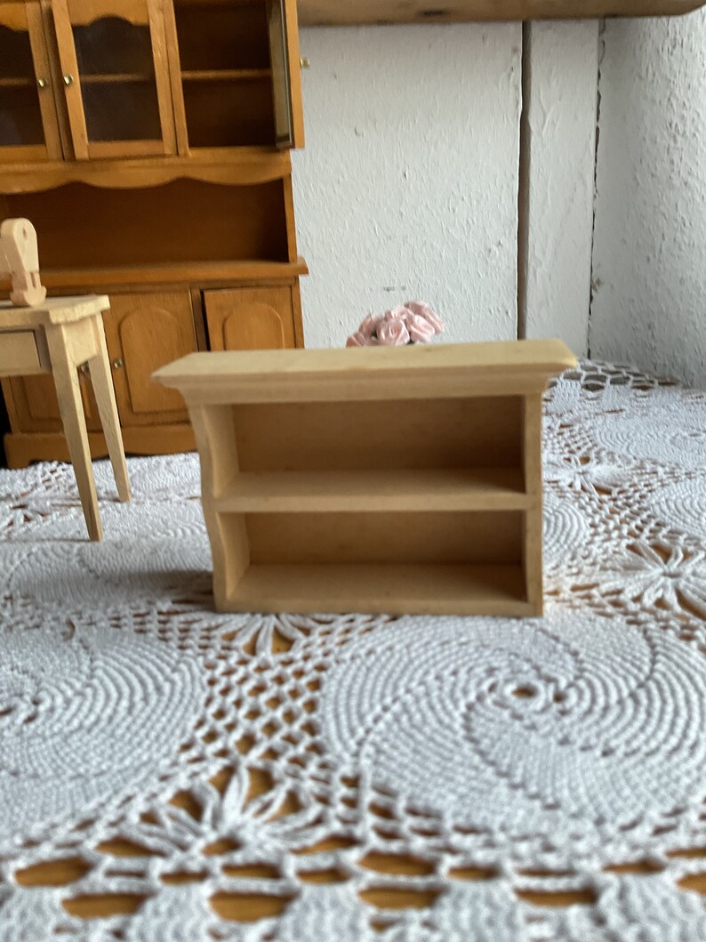 Puppenhaus-Möbel-Set 1:12 Kamin Regal Tisch Spielzeug Bild 3