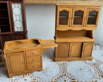 MiniMundus kitchen cabinet and chest of drawers 1:12