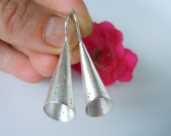 Long geometric cone-shaped earrings in 925 sterling silver with a perforated pattern, bag-shaped as an exceptional jewelry gift for her in sterling silver
